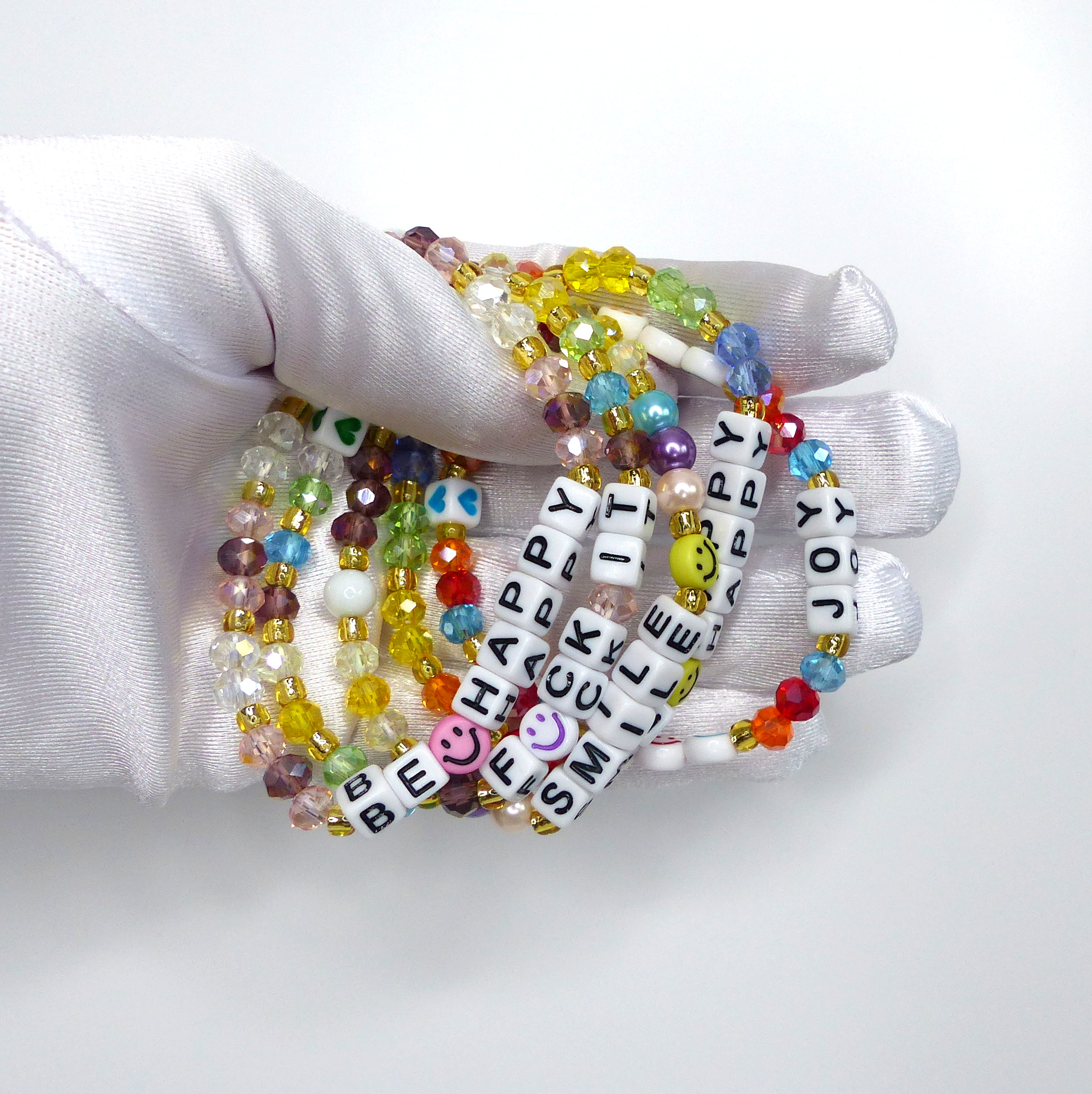 Náramek "BE HAPPY" = být/buď šťastná (1)