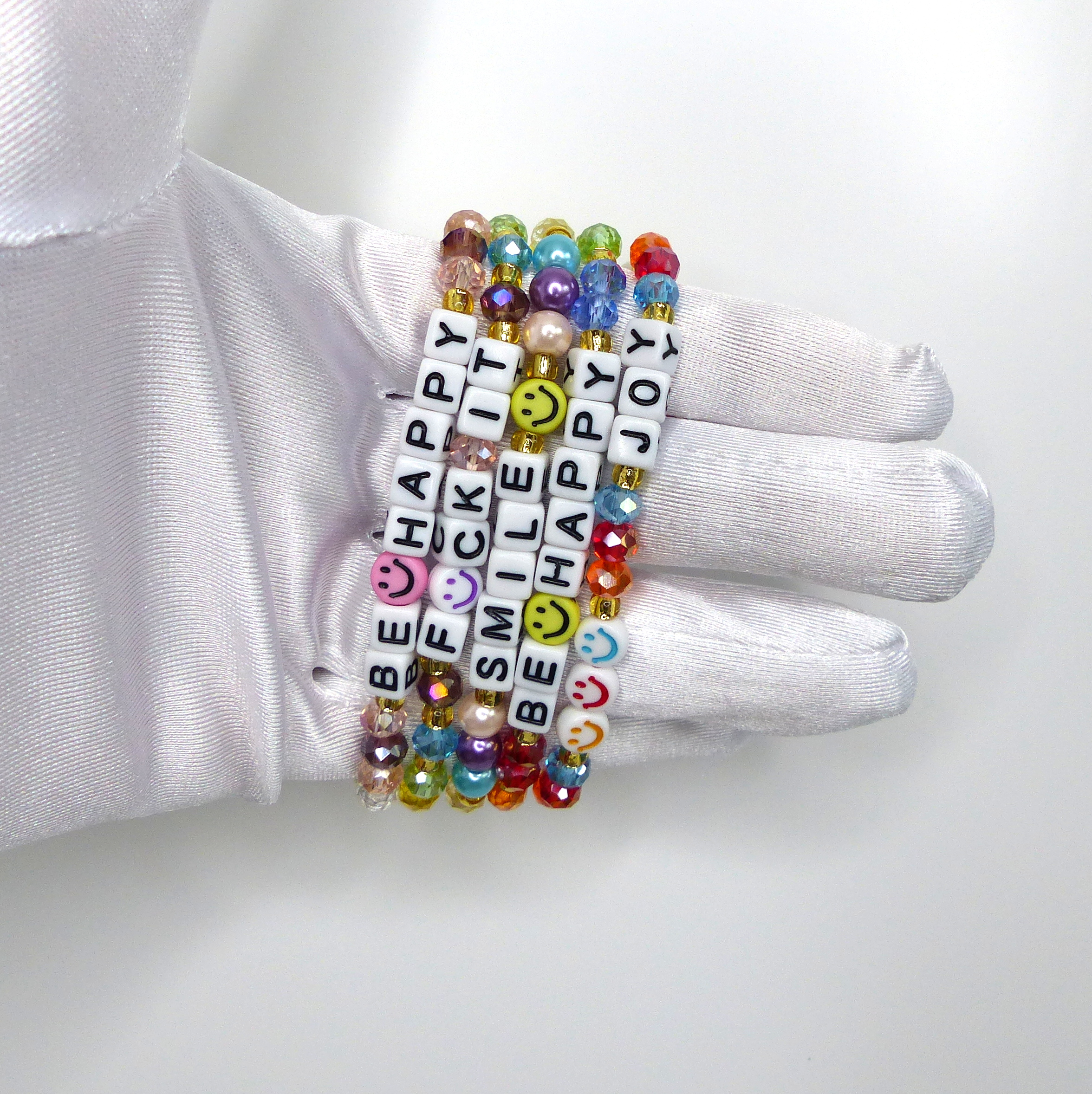 Náramek "BE HAPPY" = být/buď šťastná (2)