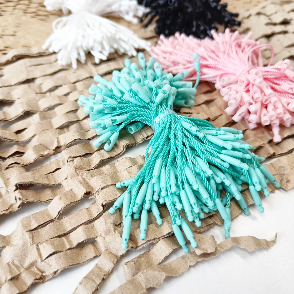 Visačková šňůrka/provázek 8cm s plastovou pojistkou - svazek 100ks