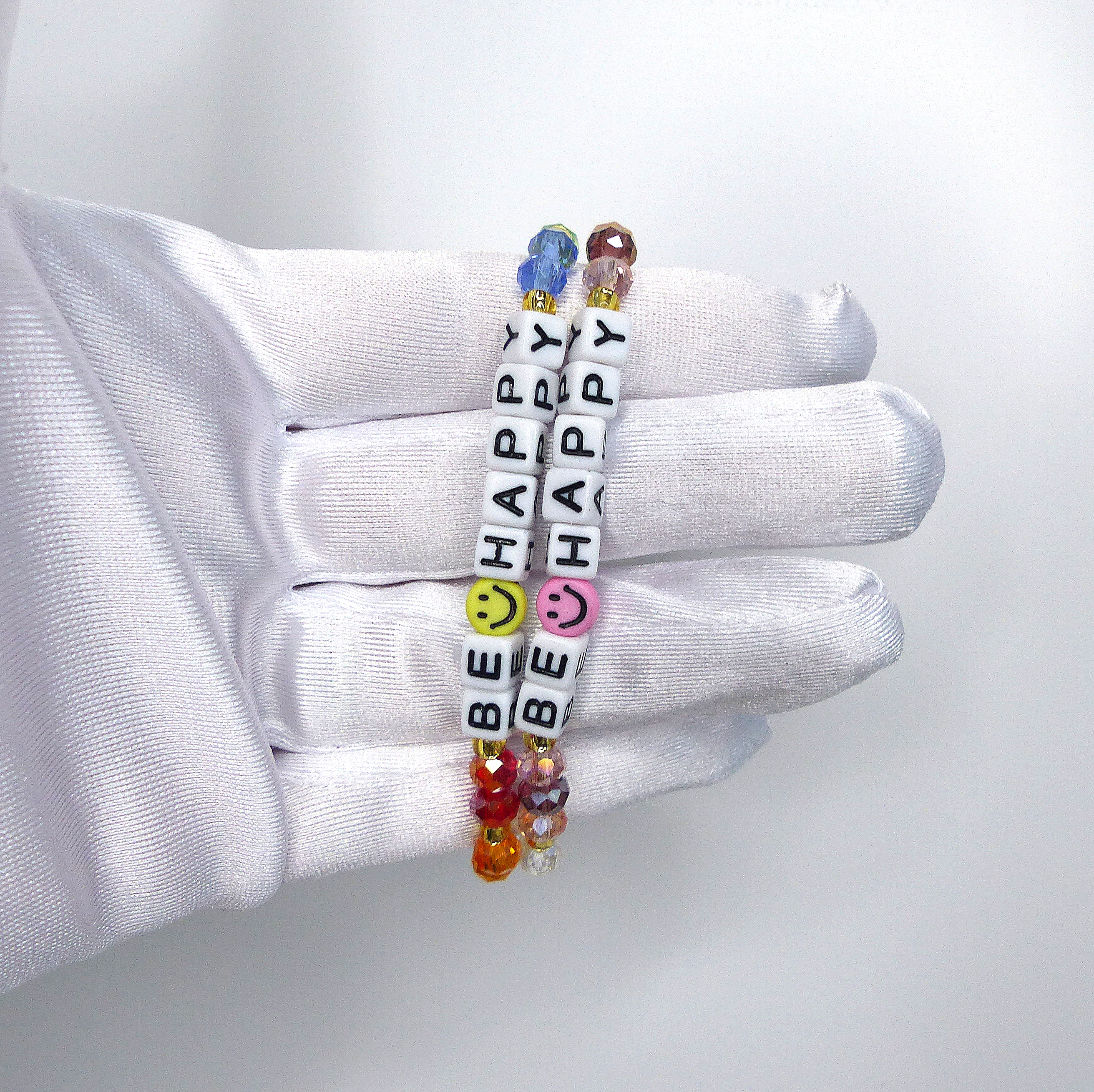 Náramek "BE HAPPY" = být/buď šťastná (1)